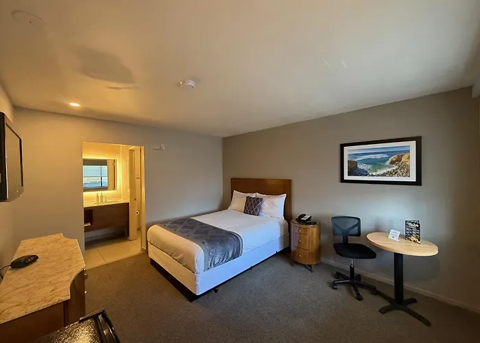 Standard Queen Room